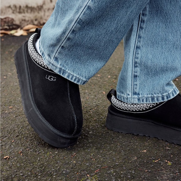 UGG Tazz Platform Black Size 9 NWT - Picture 4 of 16